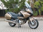 Gezocht: Honda Deauville NT 700 in goud/beige, Motoren, Particulier