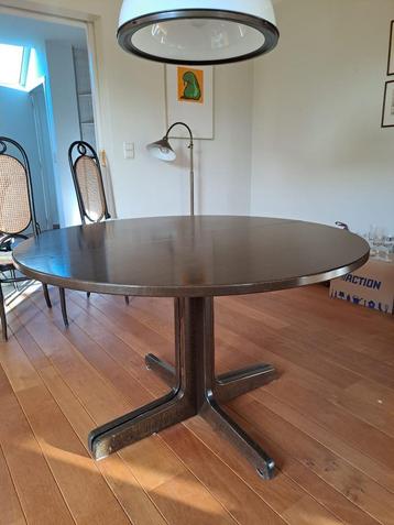 Thonettafel met 2 verlengstukken beschikbaar voor biedingen