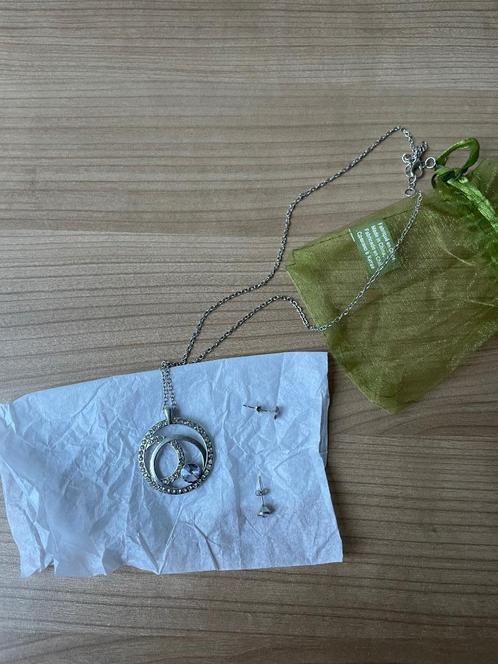 Juwelensetje, Handtassen en Accessoires, Kettingen, Nieuw, Overige materialen, Zilver, Met hanger, Met strass, Verstelbaar, Ophalen