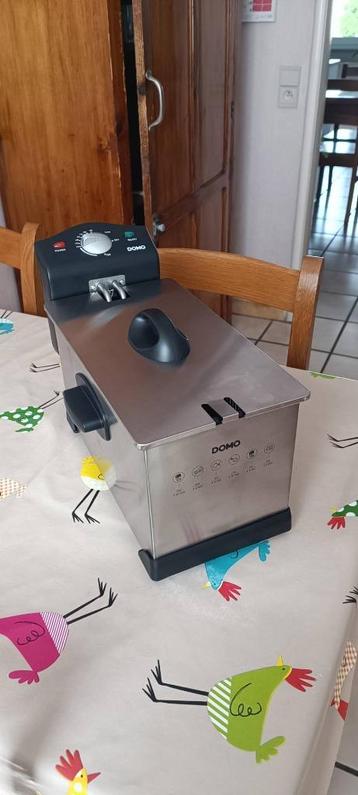 Friteuse DOMO, 3 à 4 litres, Enlèvement, Comme neuf, Pan intérieur amovible