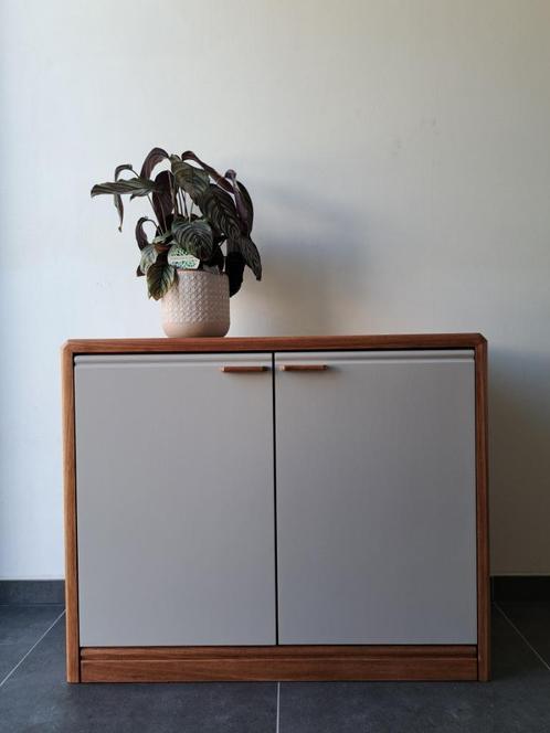 Hülsta kastje, Huis en Inrichting, Kasten | Dressoirs, Zo goed als nieuw, 50 tot 100 cm, 25 tot 50 cm, Met deur(en), Met plank(en)