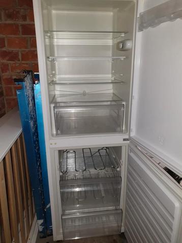 Frigo met diepvries te koop beschikbaar voor biedingen