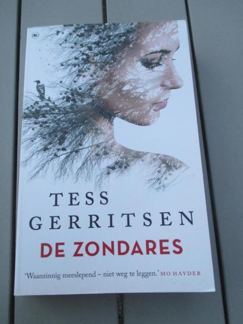 De zondares - Tess Gerritsen, Boeken, Thrillers, Zo goed als nieuw, Nederland, Ophalen of Verzenden