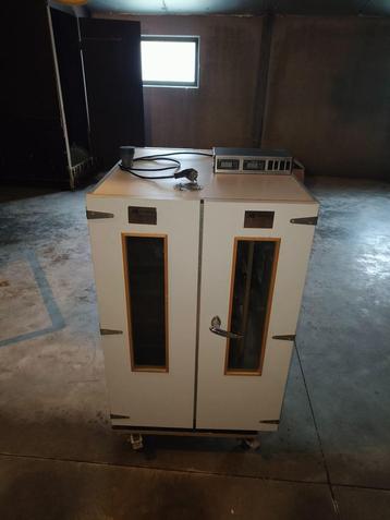 Uitkomstmachine Model 700U beschikbaar voor biedingen