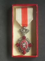 Ordre de la Croix-rouge de Belgique 2ème classe boîte Fisch, Collections, Autres, Envoi, Ruban, Médaille ou Ailes