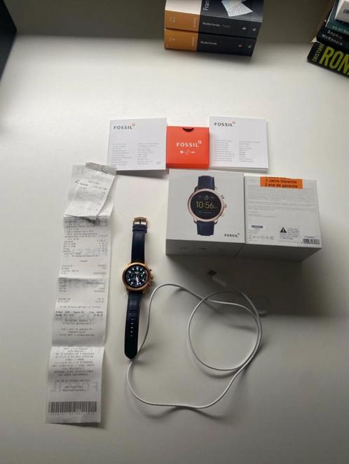 Fossil  Gen 3 Smartwatch – Compleet met doos & oplader, Handtassen en Accessoires, Smartwatches, Zo goed als nieuw, Android, Zwart