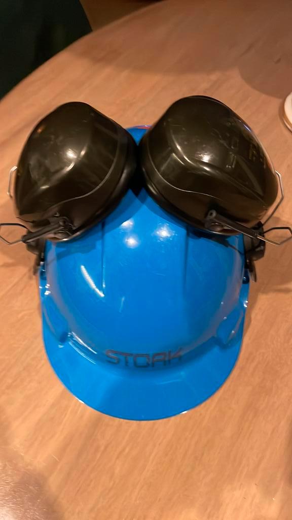 Veiligheidshelm met twee 3M Peltor gehoorkappen, Doe-het-zelf en Bouw, Veiligheidshelmen, Zo goed als nieuw, Ophalen of Verzenden