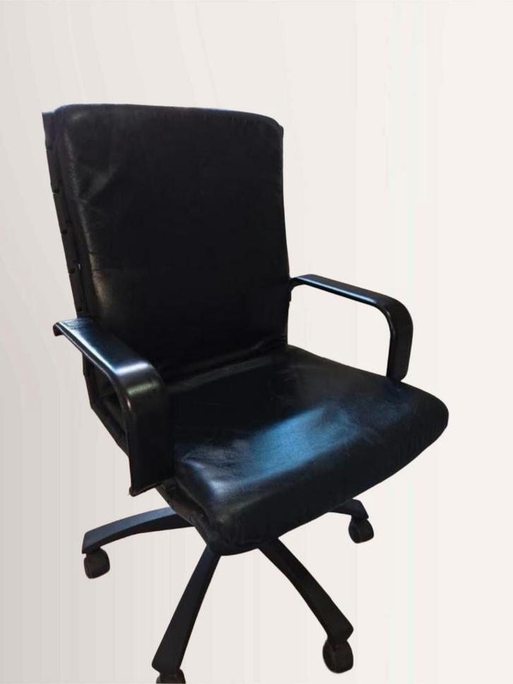 Netjes Bureau Stoelen Set Poltrona Frau., Huis en Inrichting, Bureaustoelen, Zo goed als nieuw, Oranje, Ophalen of Verzenden