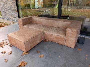 Lederen zetel beschikbaar voor biedingen