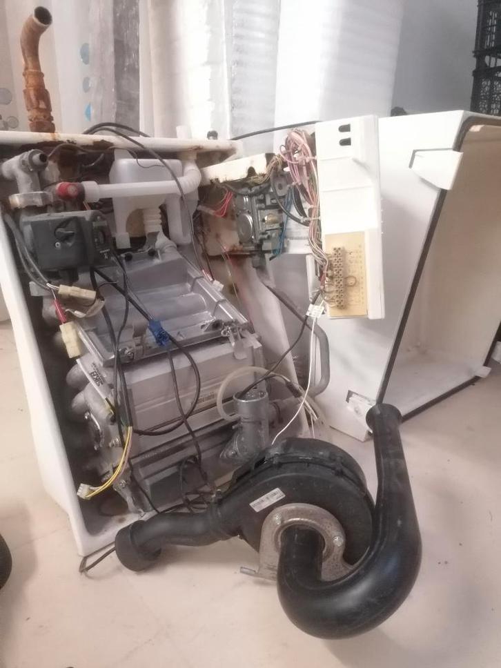 BUDERUS GB 112-24 pour pièces de rechange, Bricolage & Construction, Chauffe-eau & Boilers, Utilisé, Boiler, Gaz naturel, Inconnu