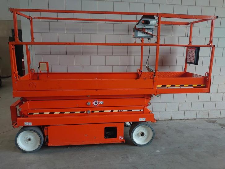 Skyjack SJIII-3220 schaar hoogwerker.
Bouwjaar: 2019, Zakelijke goederen, Machines en Bouw | Liften, Steigers en Ladders, Ophalen