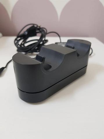 Sony PS4 controller charger beschikbaar voor biedingen