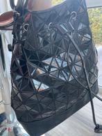 Handtas zwart 1x/goudkleur1x Issey Miyake ZGA NIEUW, Verzenden, Zo goed als nieuw, Zwart, Handtas