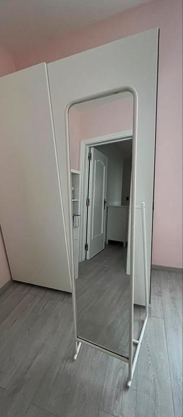 Miroir sur pied IKEA 