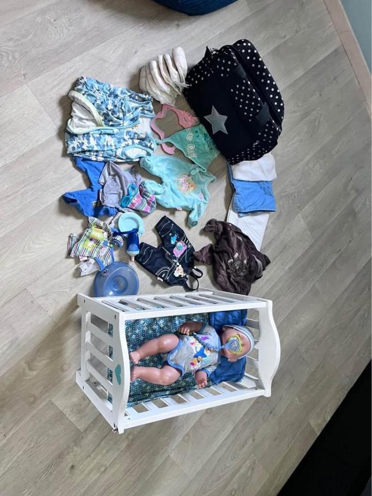 Te koop: Baby Born pop + toebehoren, Enfants & Bébés, Jouets | Poupées, Comme neuf, Enlèvement