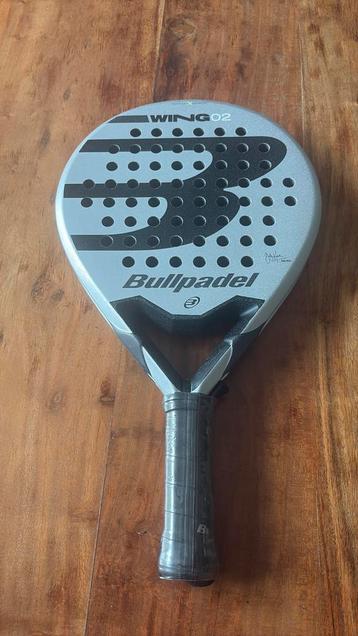 Bullpadel Wing 02 by Gaby Reca beschikbaar voor biedingen