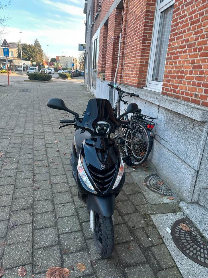 Piaggio zip 4t iget b klasse, Motoren, Motoren | Piaggio, Particulier, Scooter, Ophalen