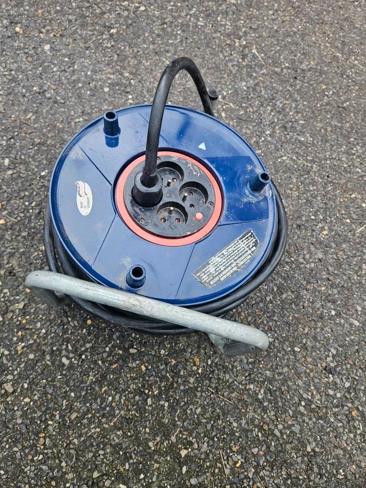 Verlengkabel op haspel L = 35 m en 40 meter, Bricolage & Construction, Électricité & Câbles, Enlèvement