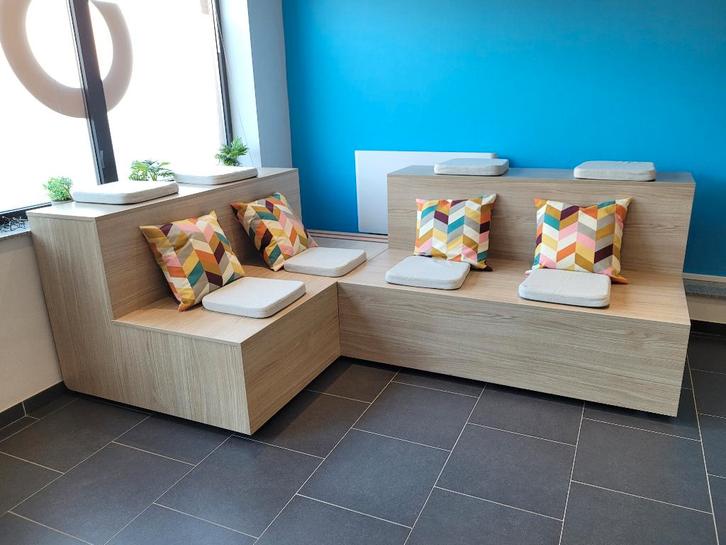 Gradin Agile comme neuf (prix /pièce), Divers, Accessoires de bureau, Comme neuf, Enlèvement