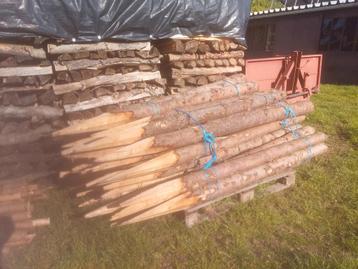 Piquets de sapin clôture 1.8m 2€  et 2 mètres Tél 0498300586, Enlèvement, Comme neuf