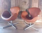2x Fritz Hansen Swan Chair walnoot leder, Ophalen of Verzenden, Zo goed als nieuw