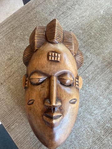 Masque africain en bois 