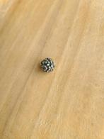 Charm Pandora motif fleurs, Handtassen en Accessoires, Bedels, Ophalen, Gebruikt, Zilver, Pandora