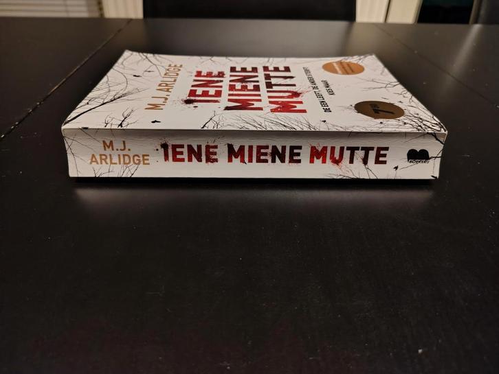 Boek M.J. Aldridge Iene miene mutte, Boeken, Thrillers, Ophalen