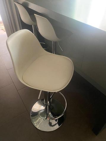 3 verstelbare barstoelen Orlando voor de 3 samen 75 euro beschikbaar voor biedingen