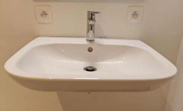 Lavavo Duravit inclusief inbouwsifon en mengkraan, Huis en Inrichting, Badkamer | Badkamermeubels, Nieuw, Wasbak of Wastafel, Ophalen