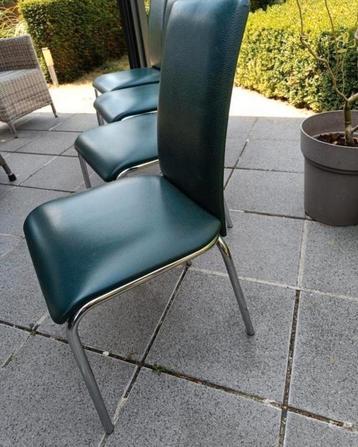 4 Stoelen  beschikbaar voor biedingen