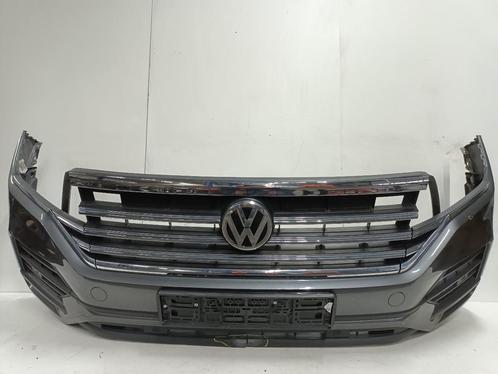 BUMPER VOOR Volkswagen Touareg (01-2017/-), Auto-onderdelen, Carrosserie, Bumper, Volkswagen, Voor, Gebruikt