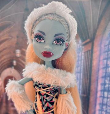 Monster High Abbey Bominable poupée First Wave élastique noi beschikbaar voor biedingen