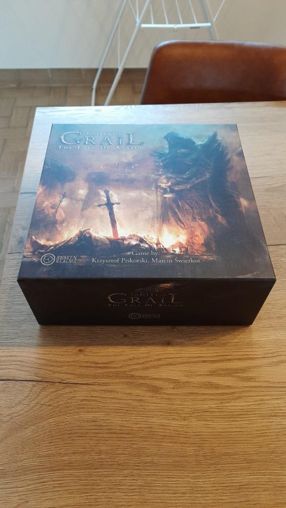 Tainted Grail - Fall of Avalon, Hobby en Vrije tijd, Gezelschapsspellen | Bordspellen, Zo goed als nieuw, Een of twee spelers