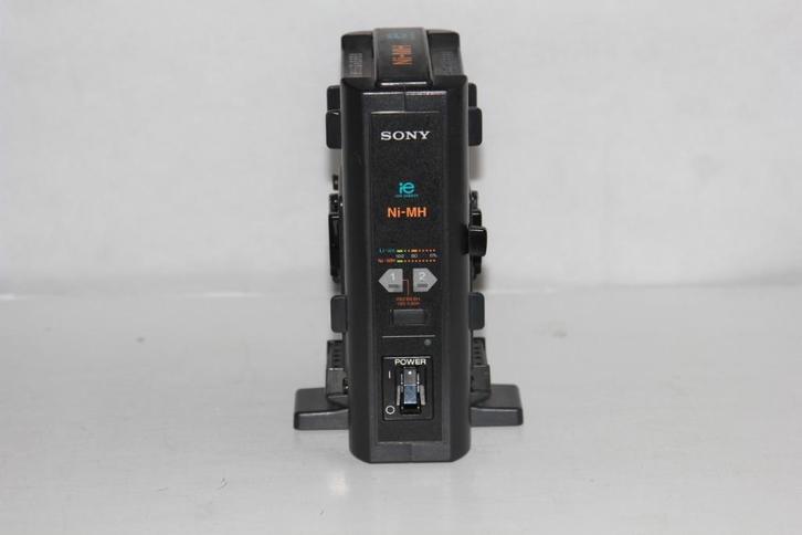 Sony BC-M50, Audio, Tv en Foto, Opladers, Gebruikt, Ophalen of Verzenden