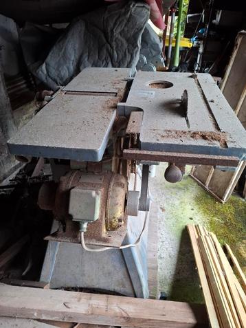 Houtbewerkingsmachine  beschikbaar voor biedingen