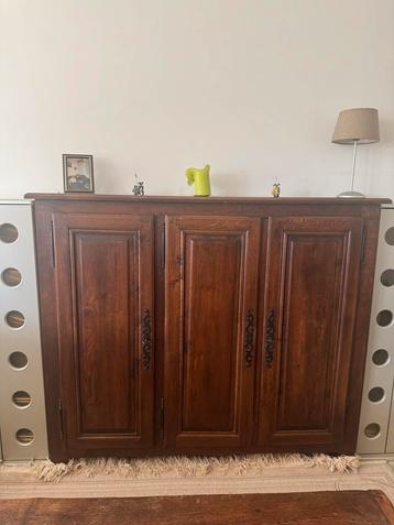 Meuble et verrerie  beschikbaar voor biedingen