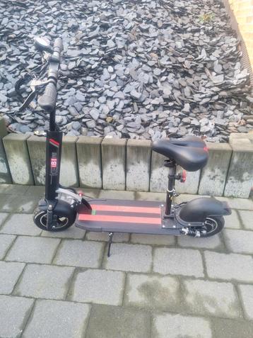 Trottinette électrique  beschikbaar voor biedingen