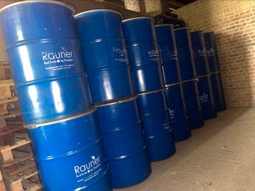 Metalen vat van 220 liter (deksel + omsnoering). 100% SCHOON beschikbaar voor biedingen