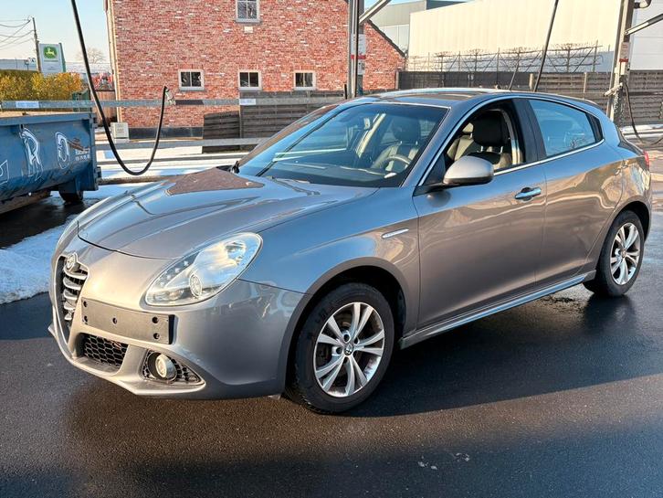 Alfa Romeo Giulietta 1.4 turbo essence, Autos, Alfa Romeo, Particulier, Giulietta, ABS, Caméra de recul, Phares directionnels