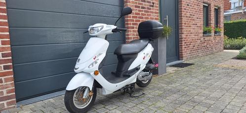 PEUGEOT Vclic - 5000 KM - 1ste EIGENARES - NIEUWSTAAT ! ! !, Fietsen en Brommers, Scooters | Peugeot, Zo goed als nieuw, Overige modellen