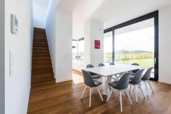 Design eettafel wit glas merk Joli, Huis en Inrichting, Tafels | Eettafels, Gebruikt, 100 tot 150 cm, 200 cm of meer, Vijf personen of meer