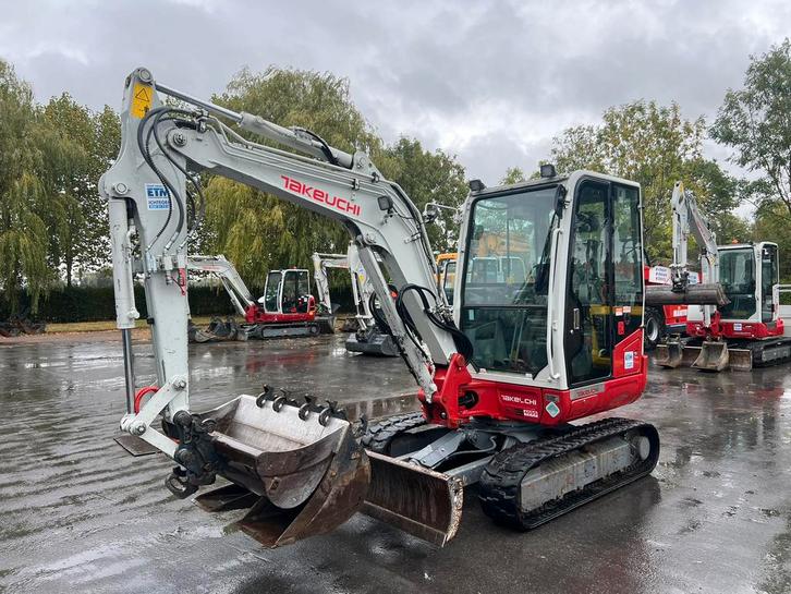 Takeuchi TB235-2 LSA Extra, Zakelijke goederen, Machines en Bouw | Kranen en Graafmachines, Graafmachine, Ophalen