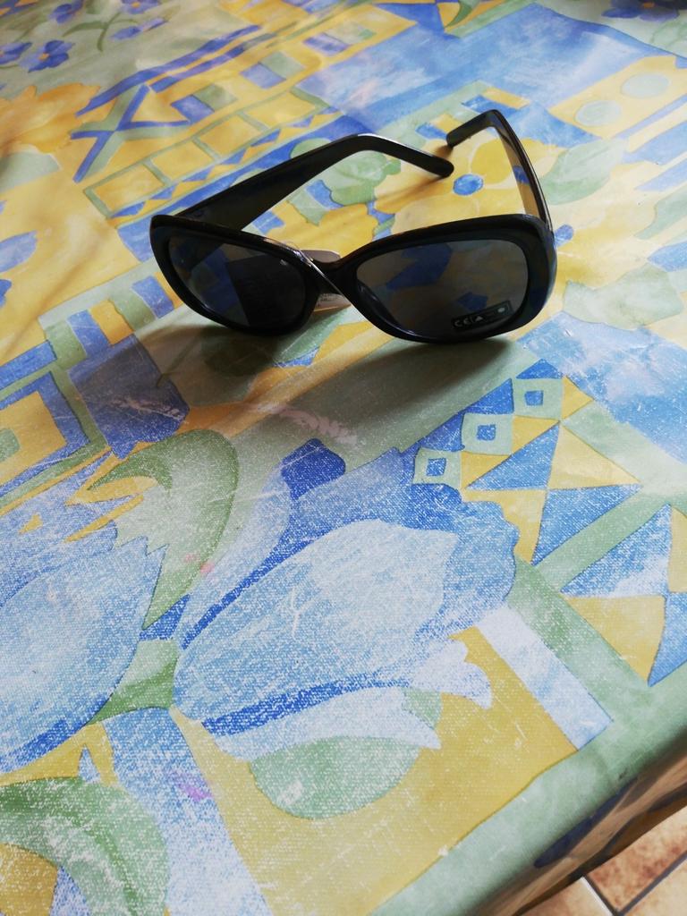 Lunettes solaires. Dame. Neuves., Comme neuf, Lunettes