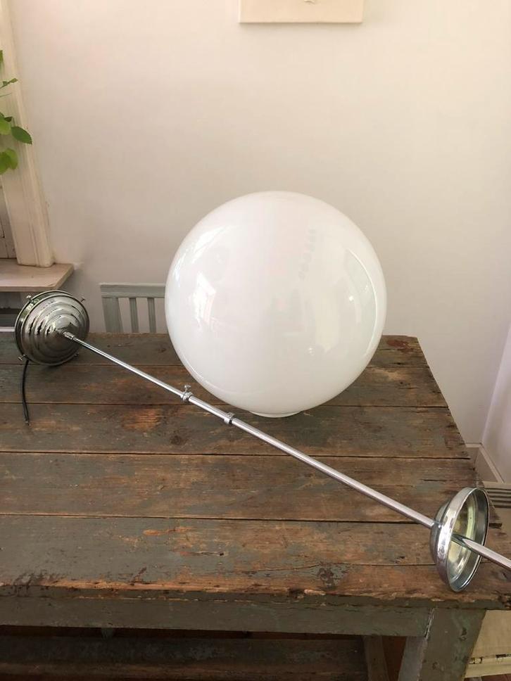 AUTHENTIEKE HANGLAMP CHROOM MET GLAZEN BOL GROOT ZGSTAAT!, Huis en Inrichting, Lampen | Hanglampen, Zo goed als nieuw, Ophalen