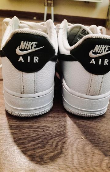 Nike air force 1 '07 beschikbaar voor biedingen