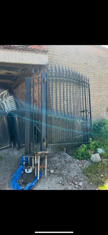 Gietijzeren poort – 390 cm breed x 217 cm hoog beschikbaar voor biedingen