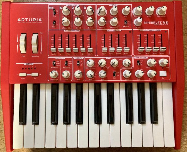Arturia Minibrute, Muziek en Instrumenten, Synthesizers, Zo goed als nieuw, Overige merken, Ophalen of Verzenden