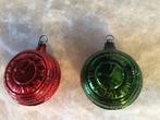 2 oude kerstballen.  Klok( wekker) . Rood en groen . 6 cm, Ophalen of Verzenden