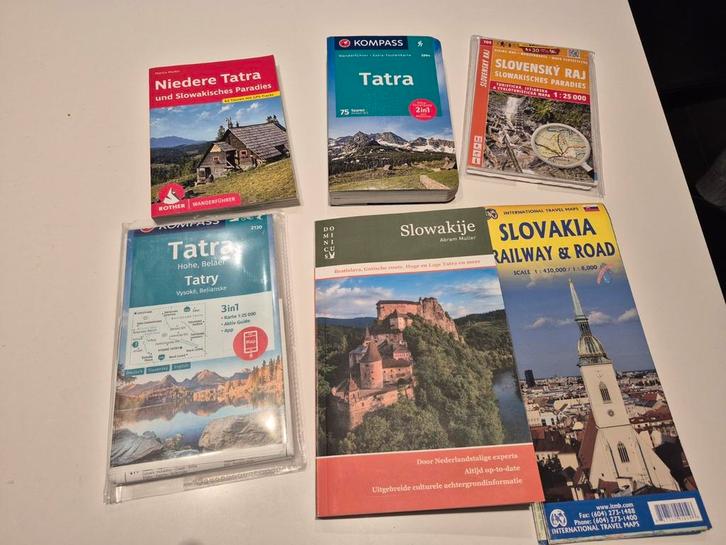 Reisgids en wandelkaarten slowakije, Boeken, Reisgidsen, Zo goed als nieuw, Reisgids of -boek, Europa, Ophalen of Verzenden